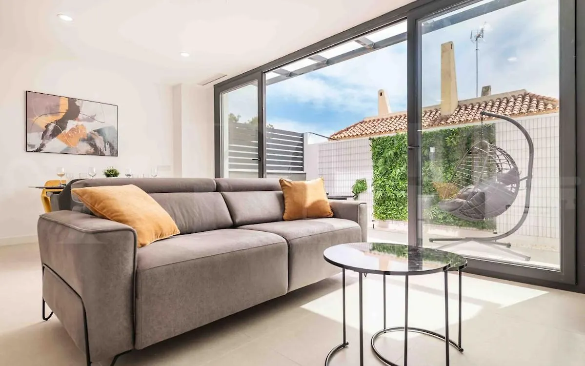 Seaview House With Rooftop Pool, Game Room, Parking Rems location